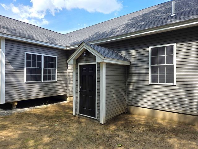 871 Salmon Falls Road, Rochester, NH 03868