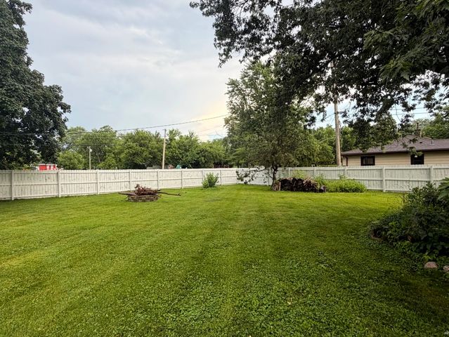 2500 Golfview Street, Joliet, IL 60435