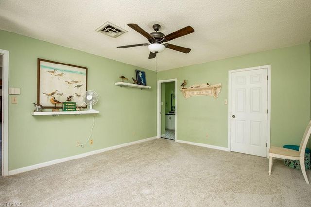 914 Edinburgh Drive, Jamestown, NC 27282
