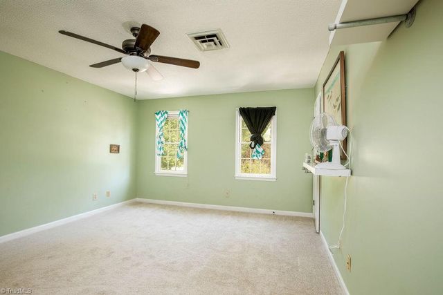 914 Edinburgh Drive, Jamestown, NC 27282