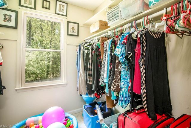 914 Edinburgh Drive, Jamestown, NC 27282