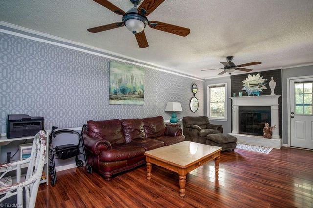 914 Edinburgh Drive, Jamestown, NC 27282