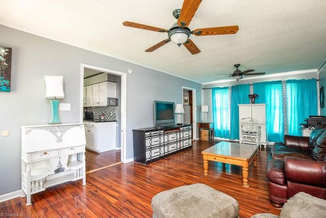 914 Edinburgh Drive, Jamestown, NC 27282