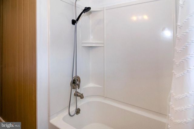 118 FRANKLIN ST, Swedesboro, NJ 08085