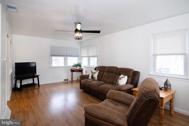 118 FRANKLIN ST, Swedesboro, NJ 08085