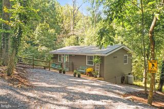 570 CEDAR RD, Strasburg, VA 22657