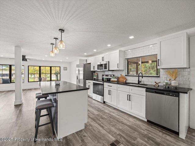 8099 Country Club Drive, Brooksville, FL 34613