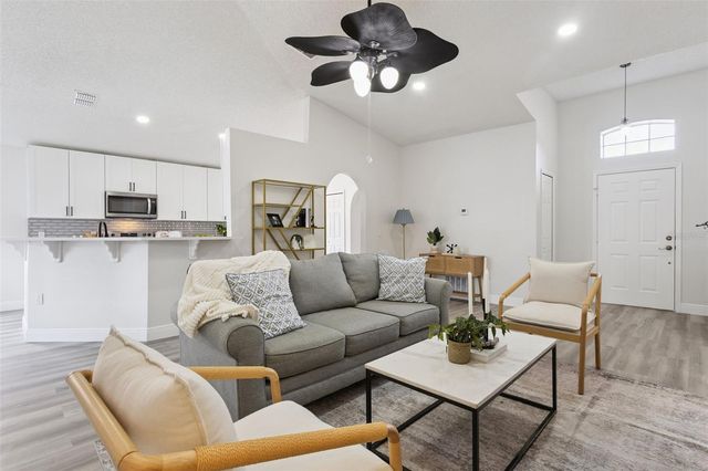 453 DOMINISH ESTATES DRIVE, Apopka, FL 32712