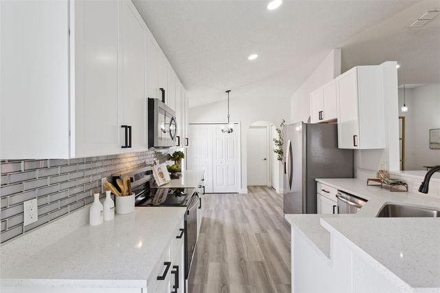 453 DOMINISH ESTATES DRIVE, Apopka, FL 32712