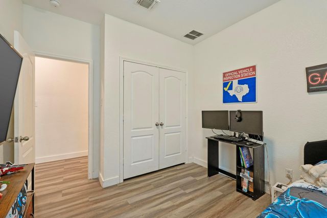 1020 Estes PARK, Taylor, TX 76574