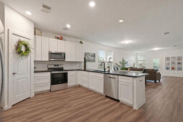 1020 Estes PARK, Taylor, TX 76574