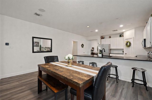 1020 Estes PARK, Taylor, TX 76574