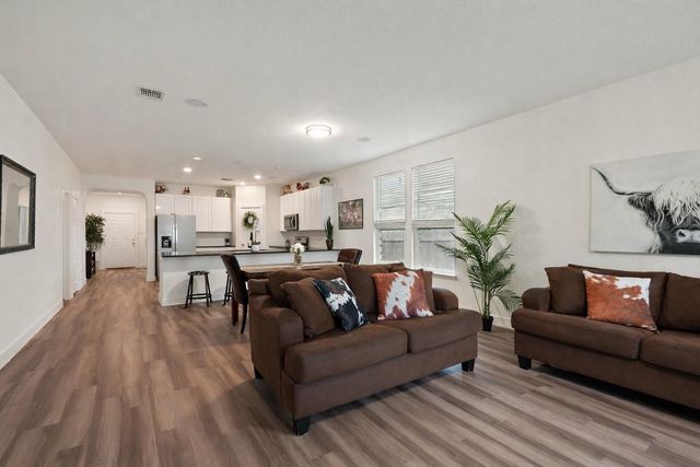 1020 Estes PARK, Taylor, TX 76574