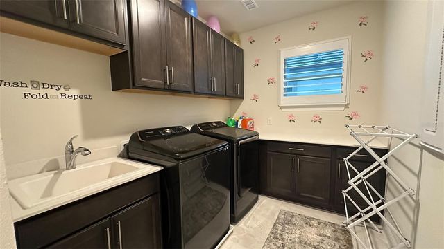 8083 LEAF GROVE CIRCLE, Orlando, FL 32836