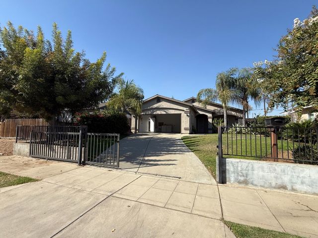 4591 E Balch Avenue, Fresno, CA 93702