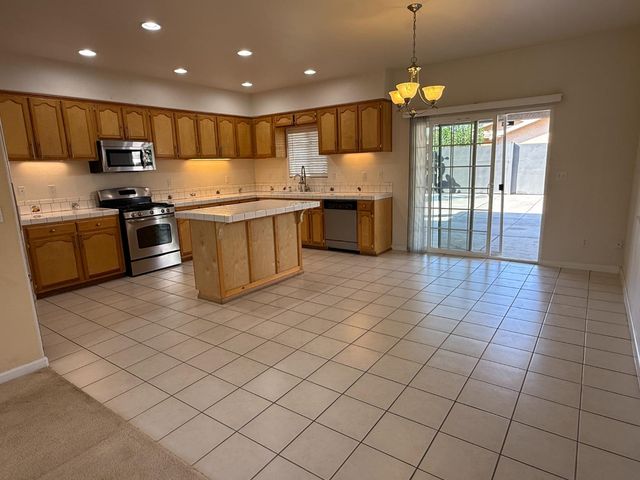 4591 E Balch Avenue, Fresno, CA 93702