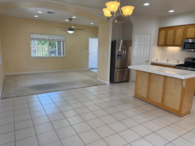 4591 E Balch Avenue, Fresno, CA 93702