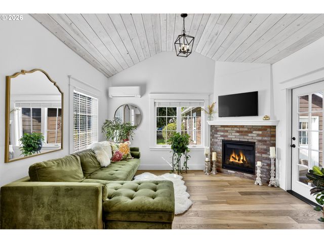 815 Se 2ND Ave, Camas, WA 98607