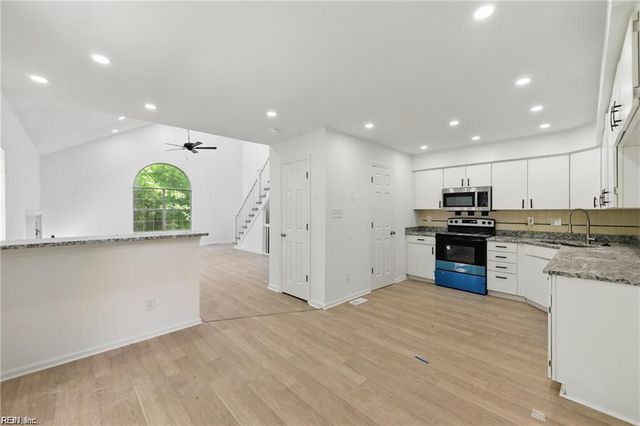 707 Sailfish QUAY, Chesapeake, VA 23320