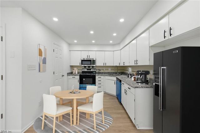 707 Sailfish QUAY, Chesapeake, VA 23320