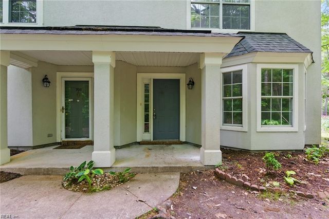 707 Sailfish QUAY, Chesapeake, VA 23320