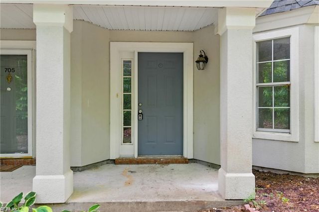707 Sailfish QUAY, Chesapeake, VA 23320