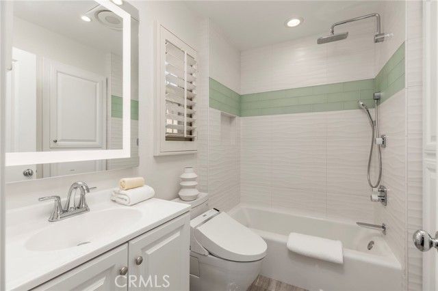 52 Scarlet Bloom, Irvine, CA 92618