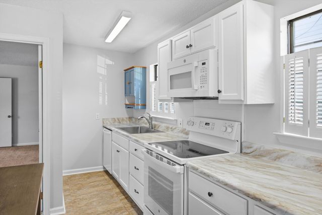 302 E Gordon Avenue, Rossville, GA 30741
