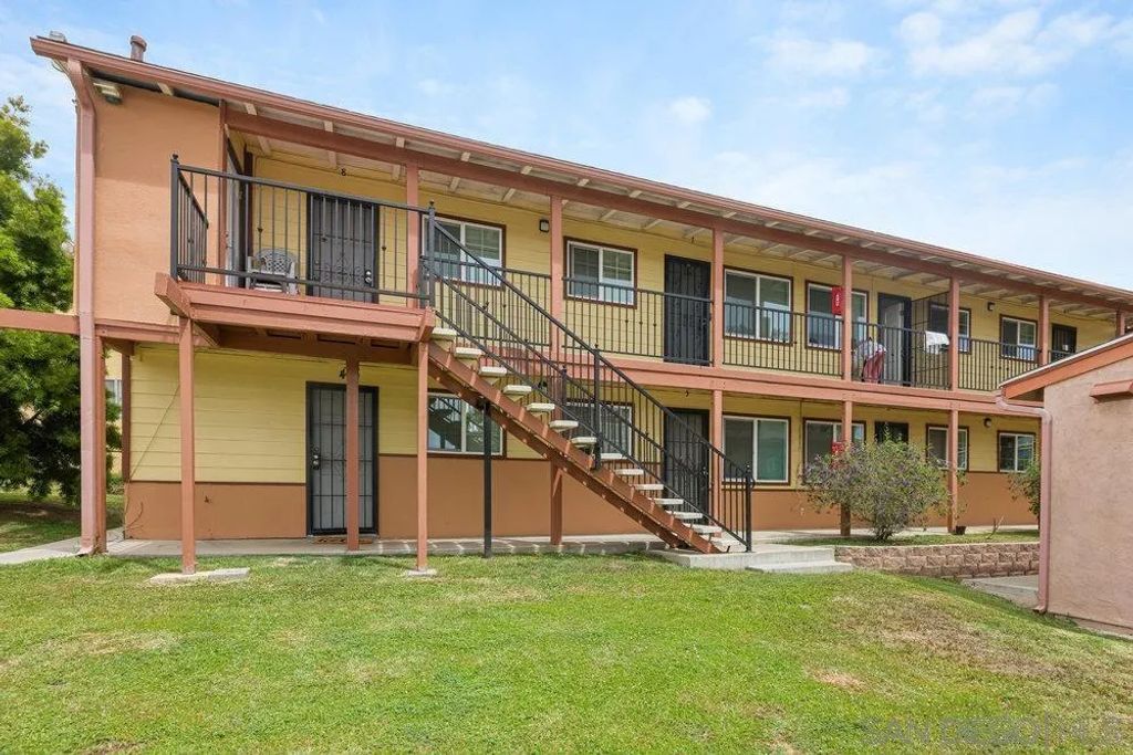 2220 Dunlop St, San Diego, CA 92111