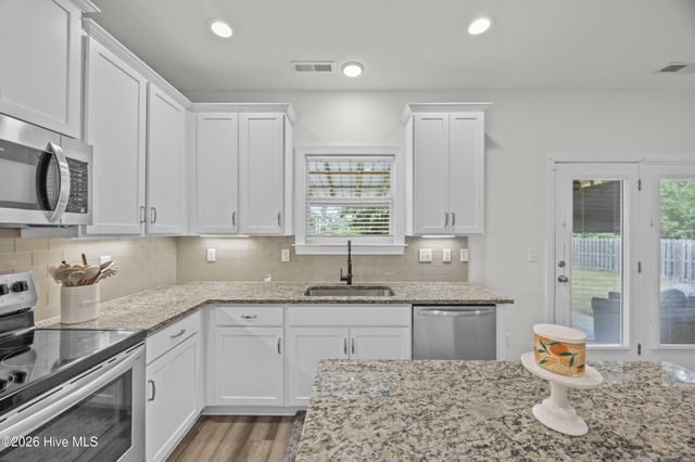 10113 Belville Oaks Lane, Leland, NC 28451