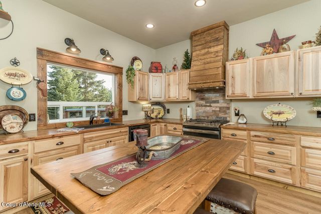 488 Fawn Ln, Bonners Ferry, ID 83805