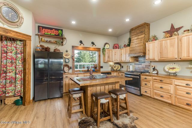 488 Fawn Ln, Bonners Ferry, ID 83805