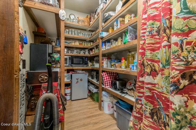 488 Fawn Ln, Bonners Ferry, ID 83805