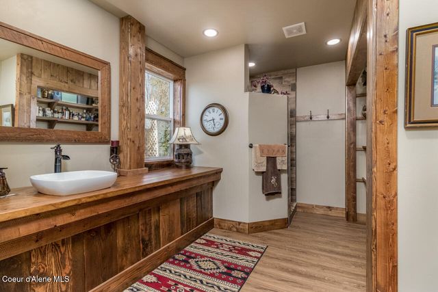 488 Fawn Ln, Bonners Ferry, ID 83805