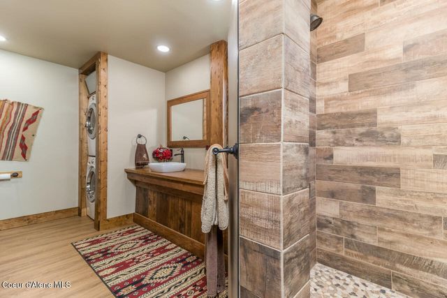 488 Fawn Ln, Bonners Ferry, ID 83805