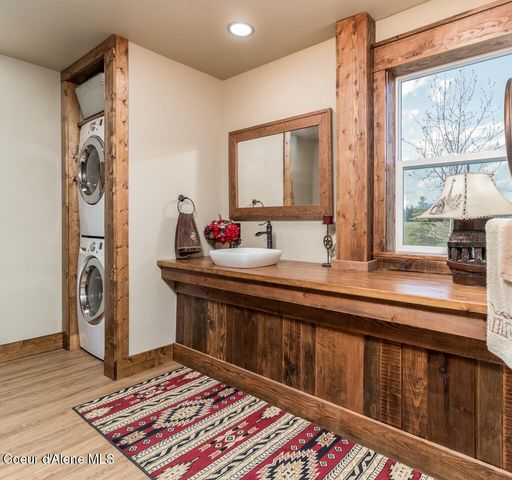 488 Fawn Ln, Bonners Ferry, ID 83805