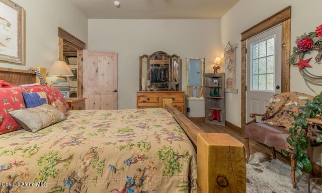 488 Fawn Ln, Bonners Ferry, ID 83805