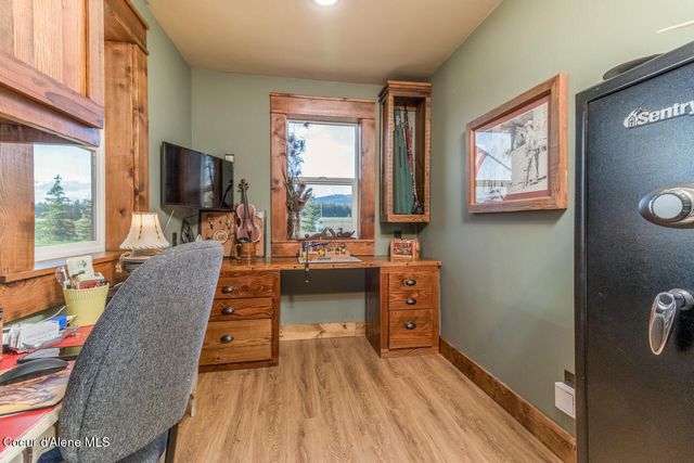 488 Fawn Ln, Bonners Ferry, ID 83805