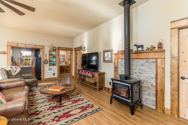 488 Fawn Ln, Bonners Ferry, ID 83805