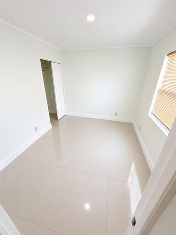 618 49TH Street, West Palm Beach, FL 33407