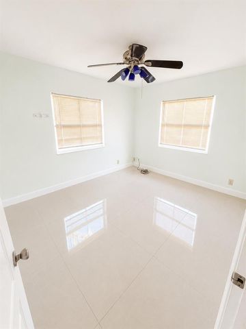 618 49TH Street, West Palm Beach, FL 33407