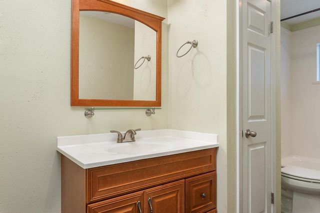 2318 Colonial Ridge Drive, Friendswood, TX 77546