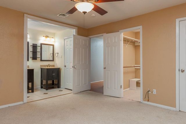 2318 Colonial Ridge Drive, Friendswood, TX 77546