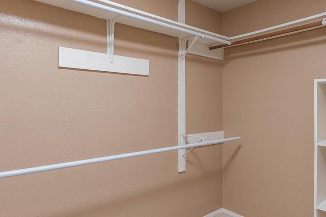 2318 Colonial Ridge Drive, Friendswood, TX 77546