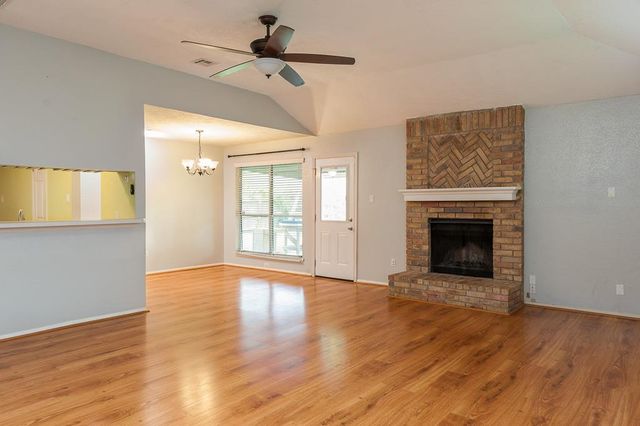 2318 Colonial Ridge Drive, Friendswood, TX 77546