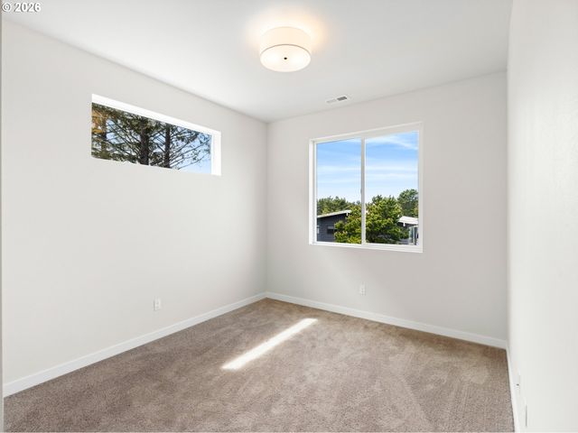 331 Se Jetty Ave, Lincoln City, OR 97367