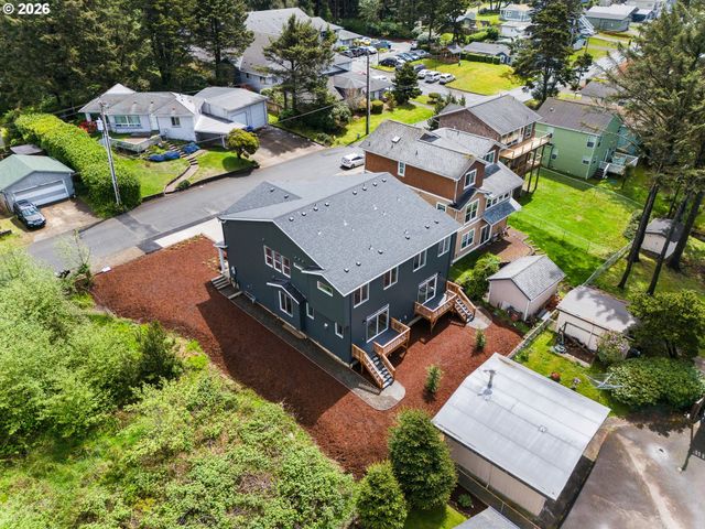 331 Se Jetty Ave, Lincoln City, OR 97367