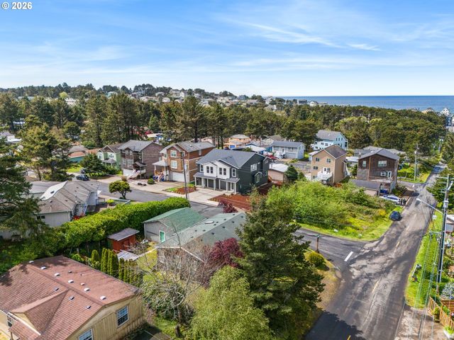 331 Se Jetty Ave, Lincoln City, OR 97367