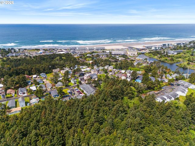331 Se Jetty Ave, Lincoln City, OR 97367