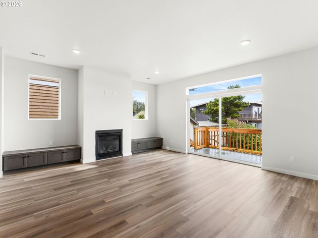 331 Se Jetty Ave, Lincoln City, OR 97367